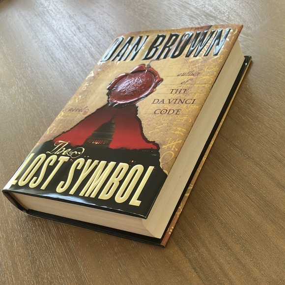 The Lost Symbol by Dan Brown Hardcover Book - Picture 4 of 5